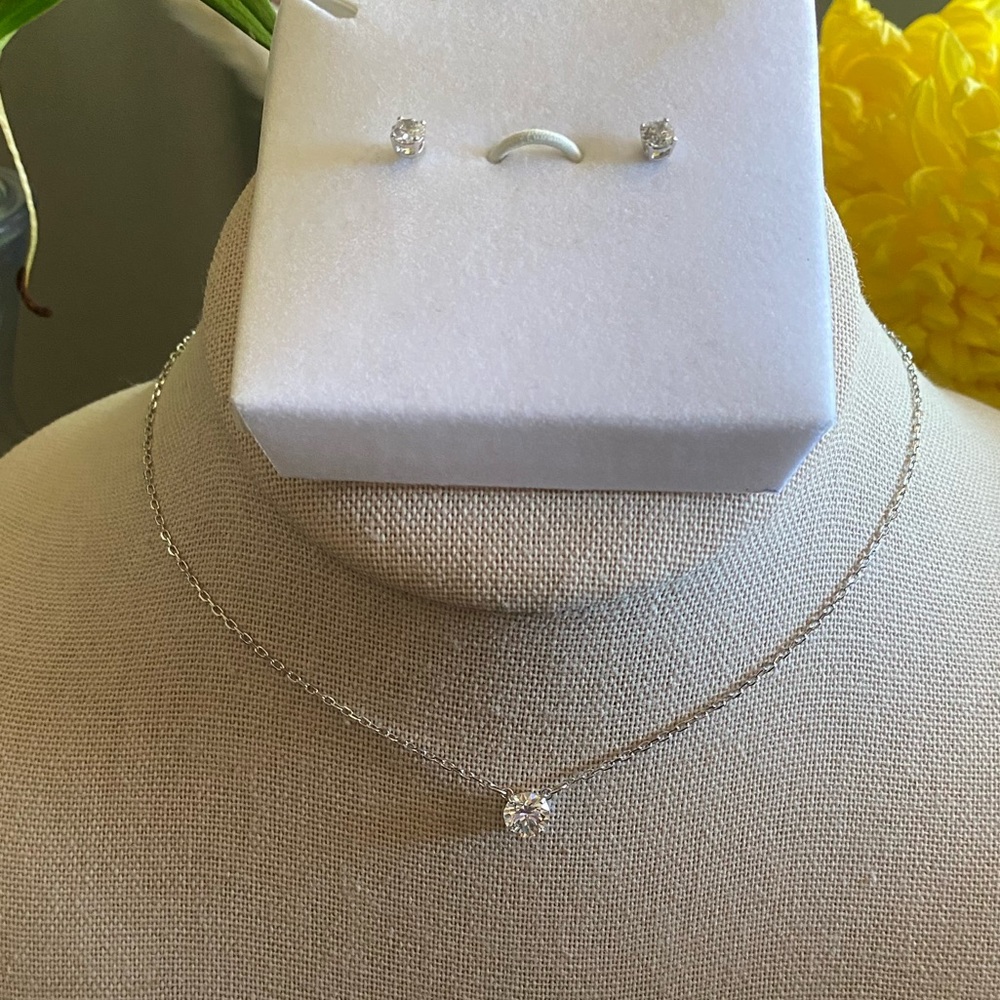 Swarovski crystal attract Earring and necklace set